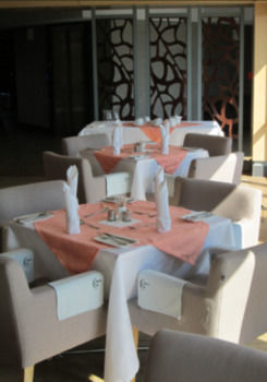 גאבורון Aquarian Tide Hotel מראה חיצוני תמונה